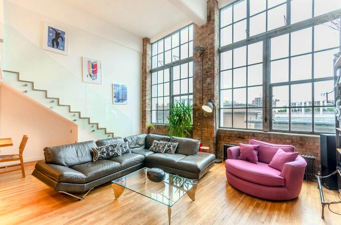 2 Bedroom Flat To Rent In Summers Street, Clerkenwell, London, EC1R