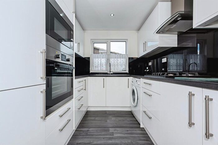 1 Bedroom Flat For Sale In Lime Close, South Ockendon, RM15