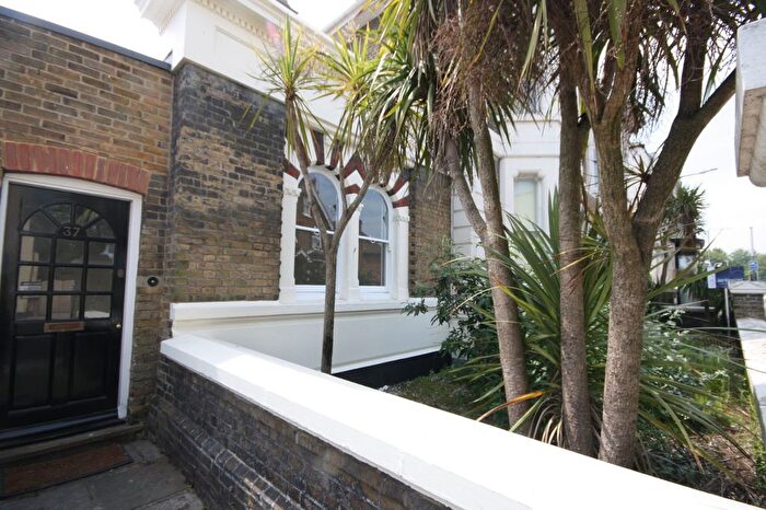 1 Bedroom Flat To Rent In Queen Street, Deal, CT14