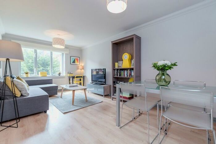 2 Bedroom Flat To Rent In Hoxton Square, London, N1