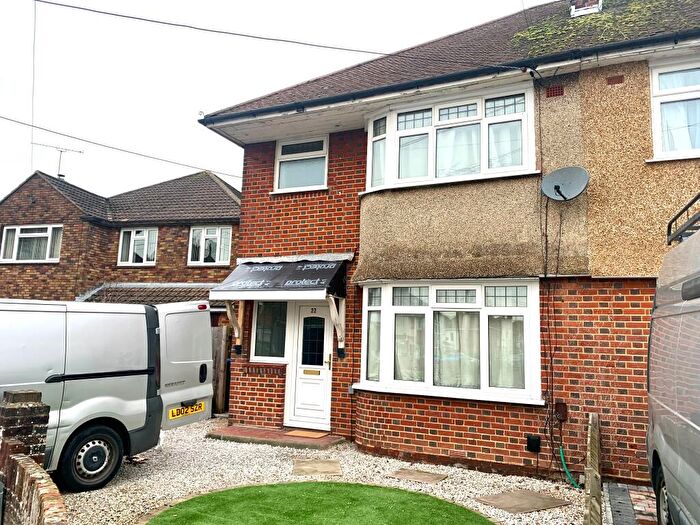 3 Bedroom Semi-Detached House To Rent In Munro Crescent, S01