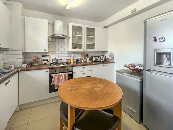 2 Bedroom Apartment To Rent In Kingston Hill, Kingston Upon Thames, KT2