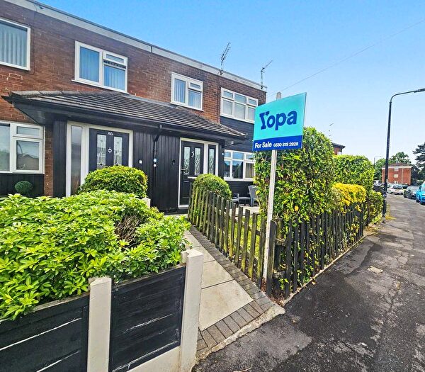 3 Bedroom End Of Terrace House For Sale In Redbrook Road, Altrincham, WA15