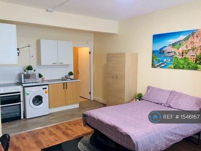 Studio To Rent In Philip Lane, London, N15