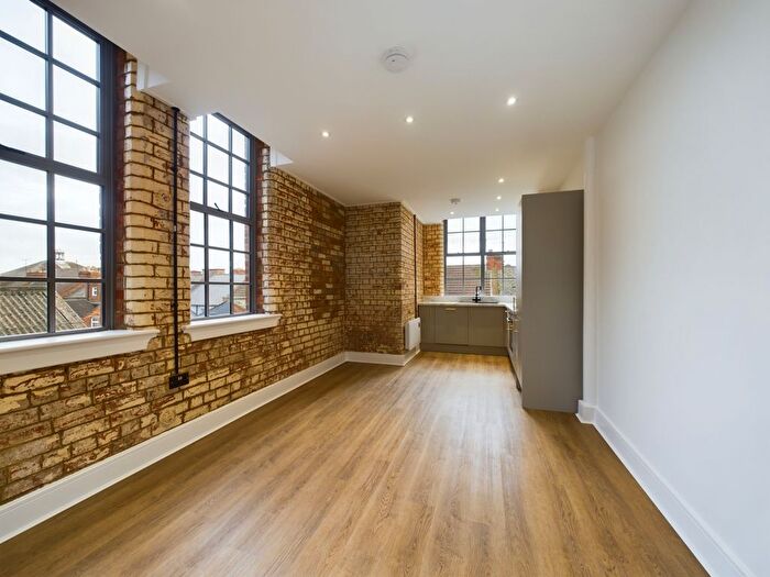 1 Bedroom Flat To Rent In Dunster Street, The Mounts, NN1