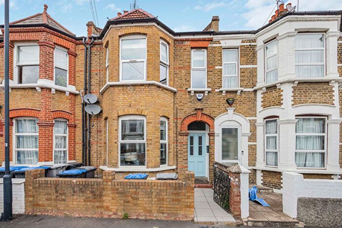2 Bedroom Flat For Sale In Ashburnham Road, London, NW10