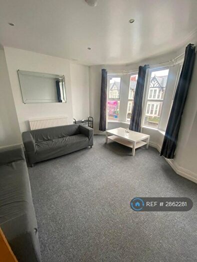 2 Bedroom Flat To Rent In Whitchurch Road, Cardiff, CF14