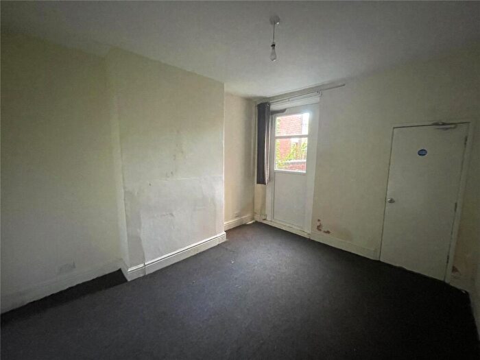 3 Bedroom Terraced House For Sale In Austerfield Avenue, Doncaster, South Yorkshire, DN5
