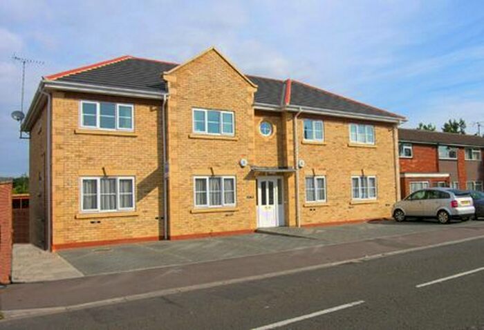 2 Bedroom Maisonette To Rent In Brooklands Drive, Leighton Buzzard, LU7