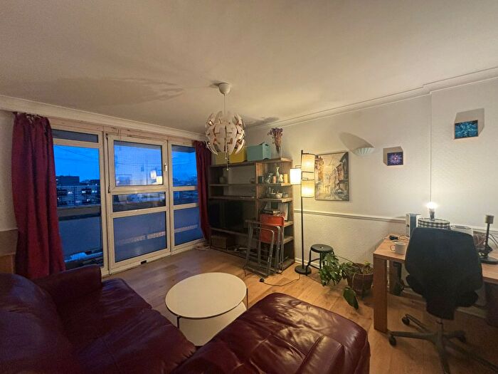 2 Bedroom Flat To Rent In De Beauvoir Estate, London, N1