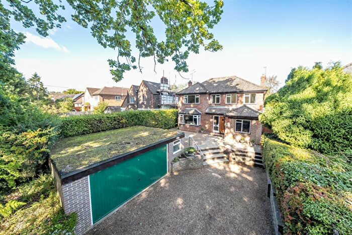 4 Bedroom Detached House For Sale In Barkham Road Wokingham, Berkshire, RG41