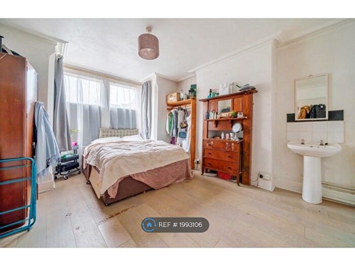 5 Bedroom Semi-Detached House To Rent In Southfield Road, Oxford, OX4