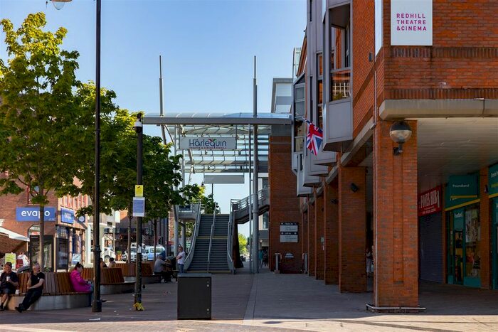 1 Bedroom Flat To Rent In Station Road, Redhill, RH1