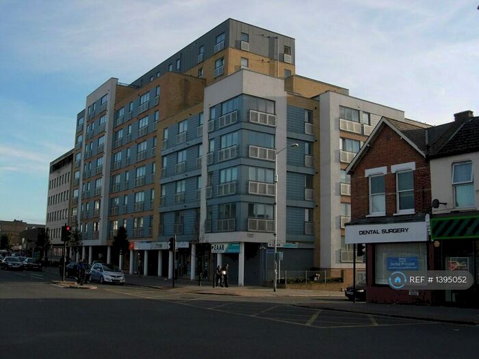 2 Bedroom Penthouse To Rent In Gary Court, Croydon, CR0