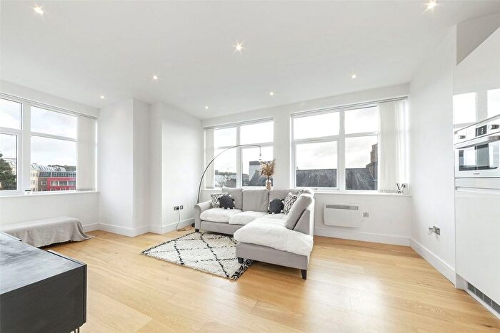 1 Bedroom Flat To Rent In Flowers Way, Luton, LU1