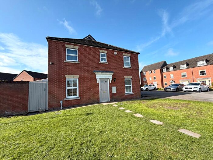 3 Bedroom House To Rent In Wharf Lane, B91