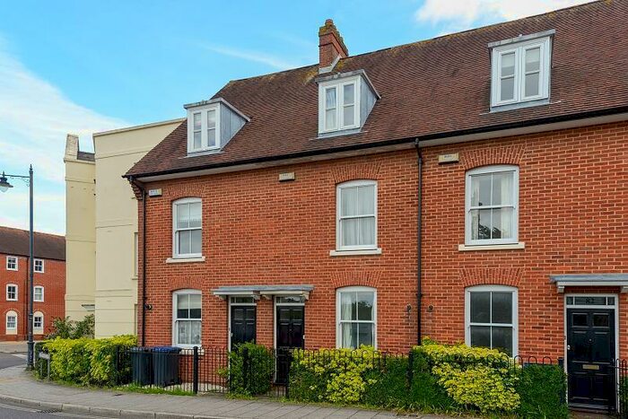 4 Bedroom Semi-Detached House To Rent In Station Road West, Canterbury, CT2