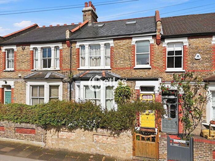 3 Bedroom House For Sale In Caversham Road, South Tottenham, N15