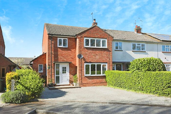 3 Bedroom Semi-Detached House For Sale In Oaktree Close, Moreton Morrell, Warwick, CV35