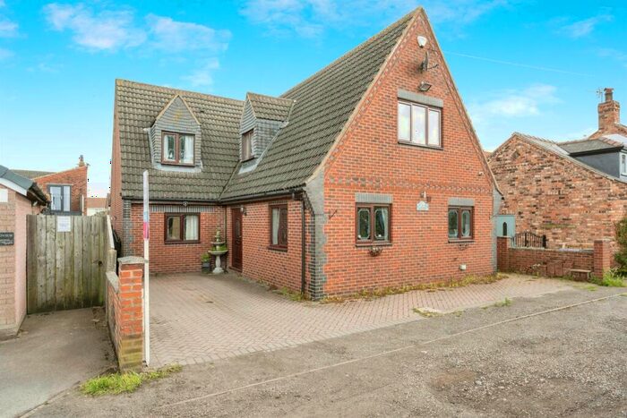 4 Bedroom Detached House For Sale In Back Lane, Blaxton, Doncaster, DN9