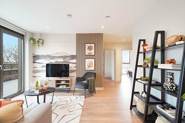 2 Bedroom Apartment To Rent In The Oakgate, KT22