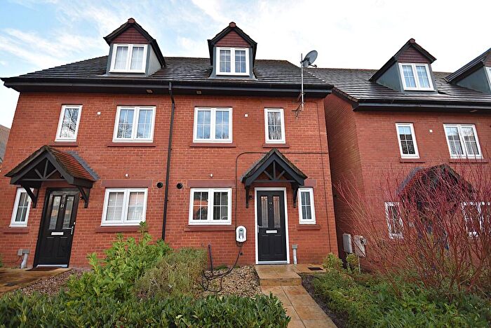 4 Bedroom Semi Detached House For Sale In West Park Drive, Macclesfield, SK10