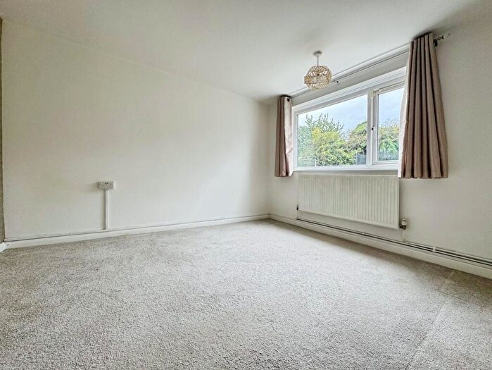 2 Bedroom Apartment To Rent In Rotherwood Avenue, Sheffield, South Yorkshire, S13