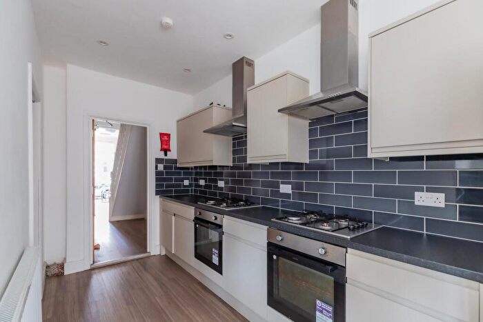 7 Bedroom Private Hall To Rent In Brithdir Street, Cathays, CF24