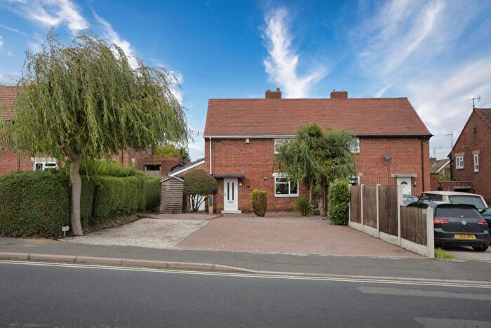 4 Bedroom Semi Detached House For Sale In Queen Victoria Road, New Tupton, Chesterfield, S42