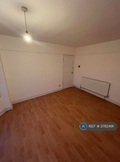 3 Bedroom Detached House To Rent In Wyvern Avenue, Leicester, LE4