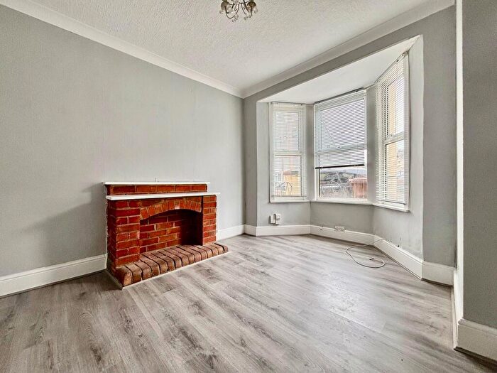 3 Bedroom Terraced House To Rent In Coulman Street, Gillingham, ME7