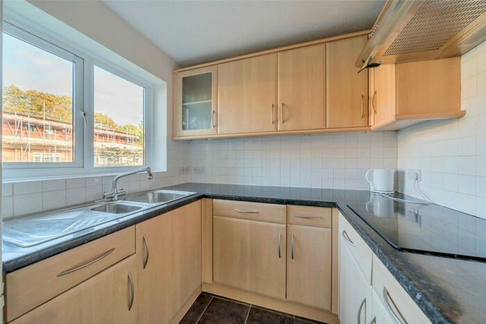 1 Bedroom Apartment For Sale In Wordsworth Drive, Cheam, Sutton, SM3