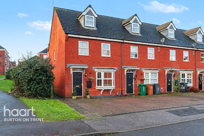 3 Bedroom End Of Terrace House For Sale In Blueberry Way, Swadlincote, DE11