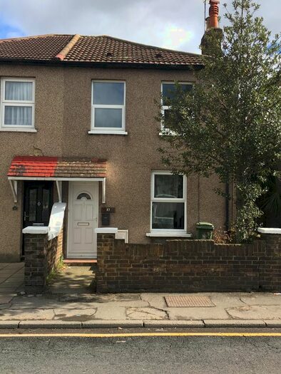 3 Bedroom Semi-Detached House To Rent In Woolwich Road, Bexleyheath, DA7
