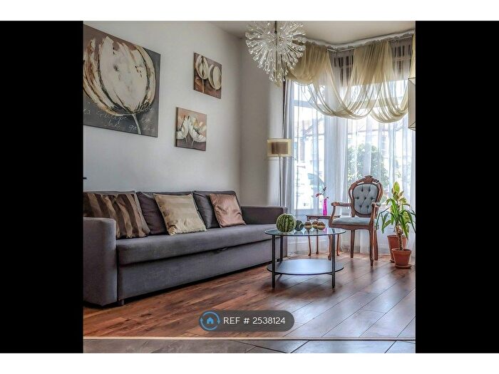 1 Bedroom Flat To Rent In Elgin Road, London, IG3