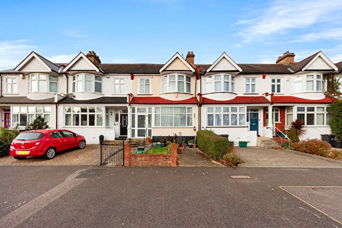 3 Bedroom Terraced House For Sale In Chesham Road, London, SE20