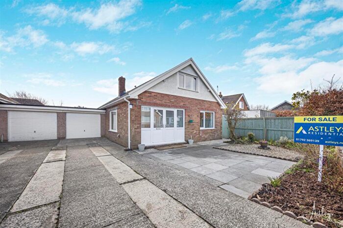 4 Bedroom Detached House For Sale In Withy Park, Swansea, SA3