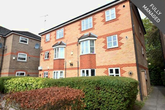 1 Bedroom Flat To Rent In Vanbrugh Court, London Road, Reading, Berkshire, RG1