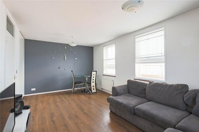 3 Bedroom Apartment To Rent In Parkhurst Rd, Islington, London, N7