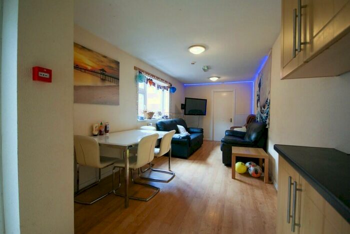 6 Bedroom Terraced House To Rent In Tiverton Road, Selly Oak - Student Property, B29