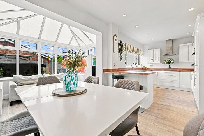 4 Bedroom Terraced House For Sale In Rectory Road, Rochford, SS4