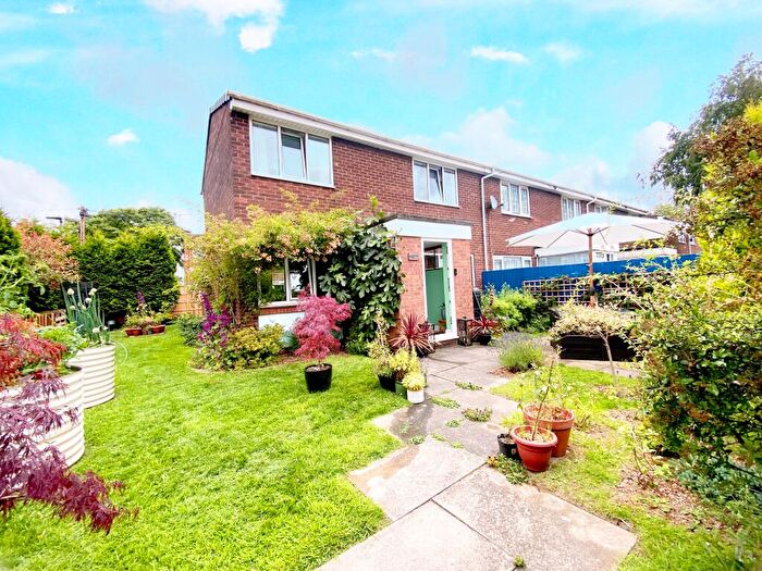 3 Bedroom House To Rent In Broomhouse Lane, Doncaster, DN4