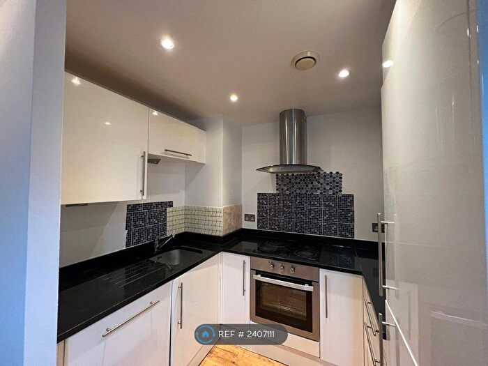 1 Bedroom Flat To Rent In Icon Building, Ilford, Great London, IG1