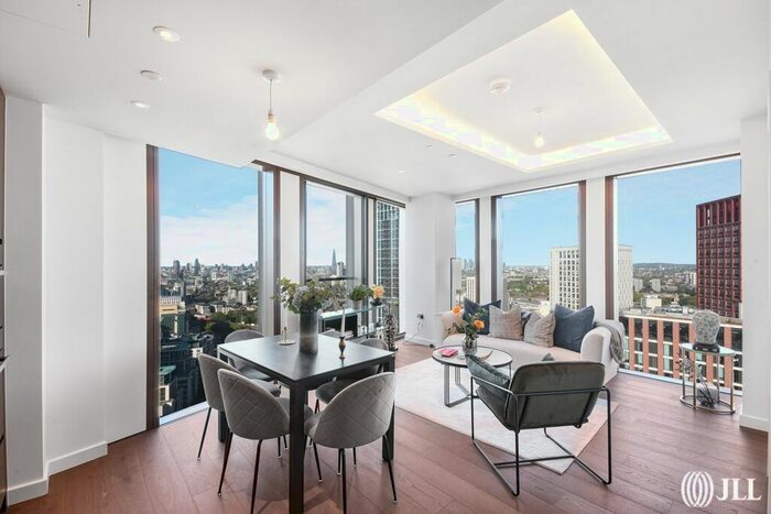 2 Bedroom Flat To Rent In Carnation Way, London, SW8