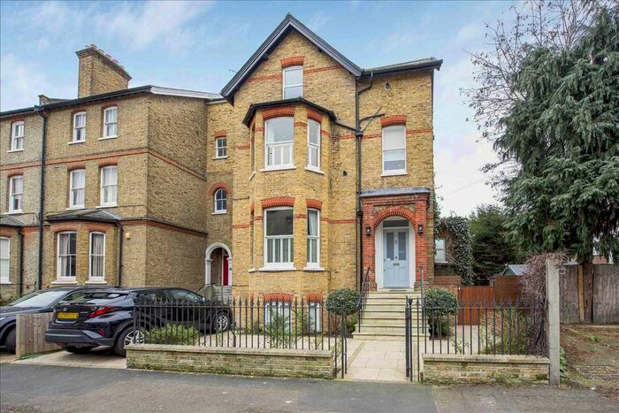 2 Bedroom Flat To Rent In Homefield Road, London, SW19