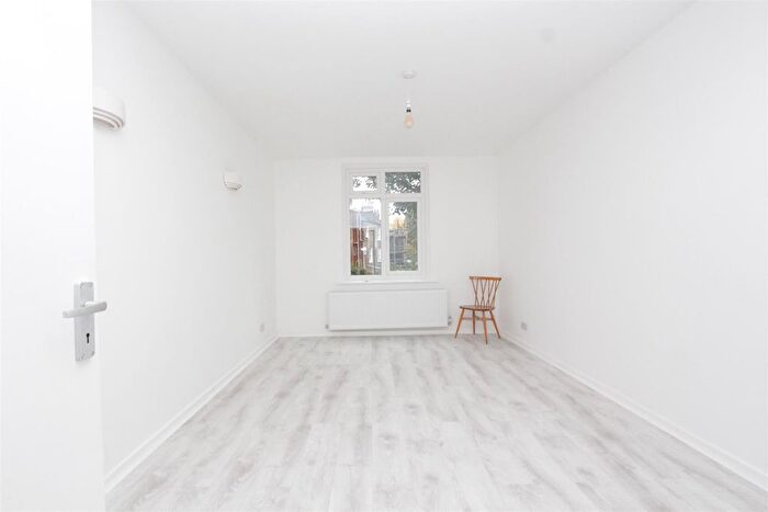 Studio To Rent In Stoke Newington Church Street, London, N16