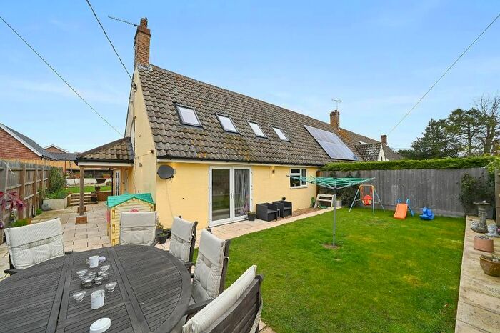 3 Bedroom End Of Terrace House For Sale In Lower Street, Stutton, IP9