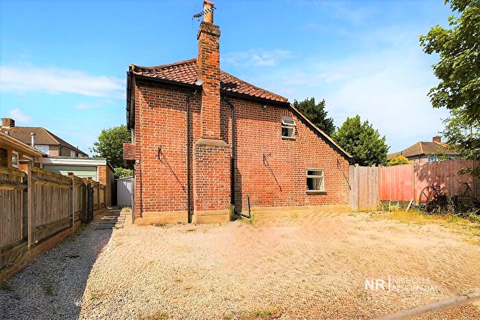 3 Bedroom Detached House For Sale In Wheelers Lane, Epsom, Surrey., KT18