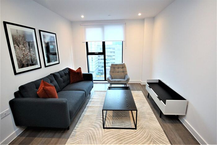 2 Bedroom Flat To Rent In High Definition, M50