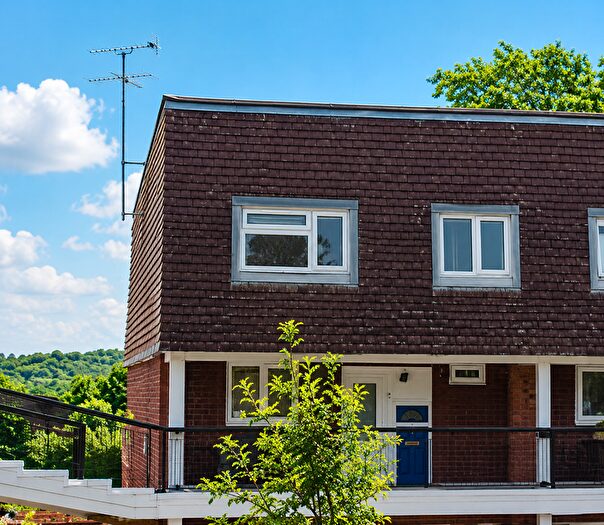 3 Bedroom Maisonette To Rent In Crossfield, Fernhurst, GU27